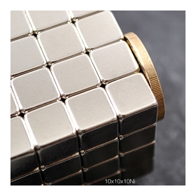 Aimants cubes Néodyme: C-10 x 10 x 10 mm  (Ni-Cu-Ni)